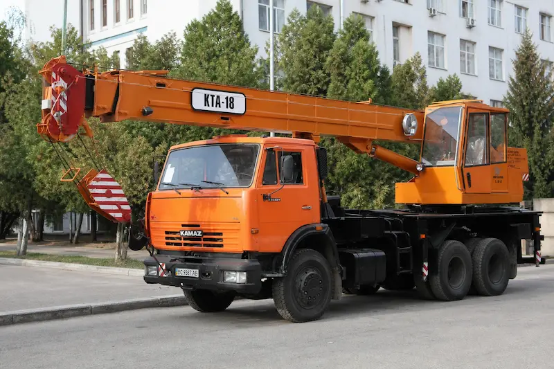Оренда автокрана 18 т у Львові — стріла 21 м