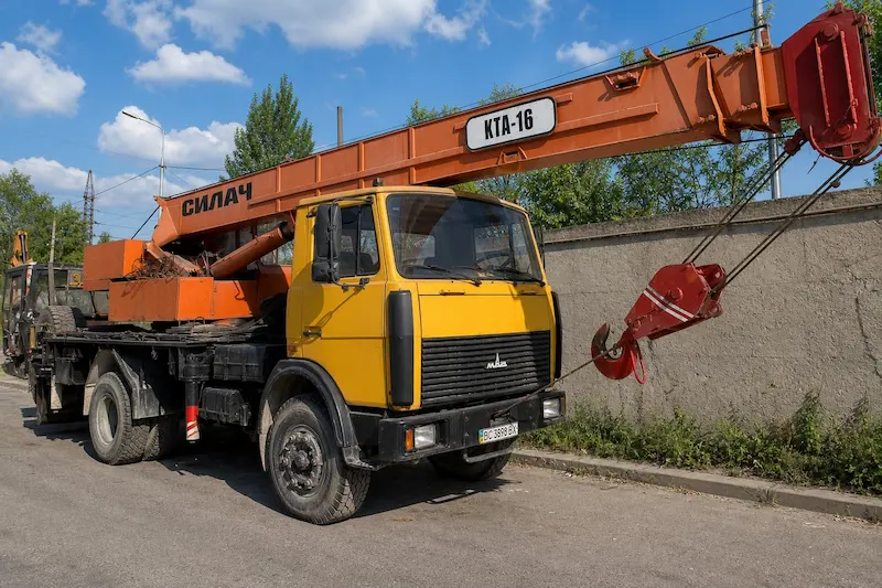 Оренда автокрана ISUZU/HYUNDAI 16 т у Львові — стріла 21 м